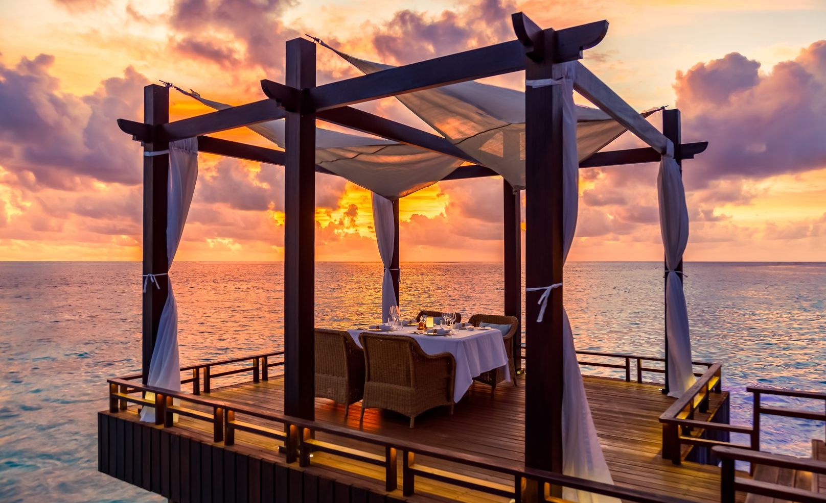 Ozen Reserve Bolifushi Dining Sunset.